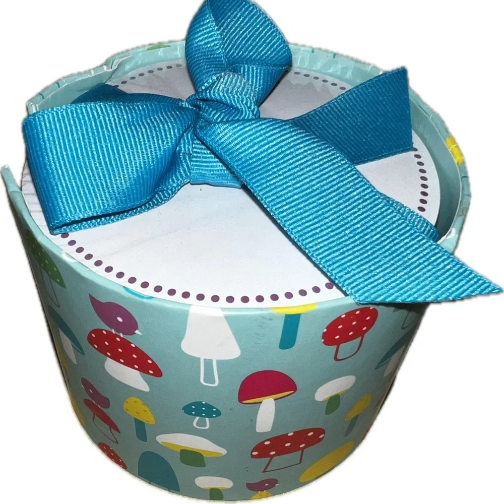 🔴NWOT Hallmark Note Assembly Paper Mushrooms 650 Sheets Stationery Ribbon